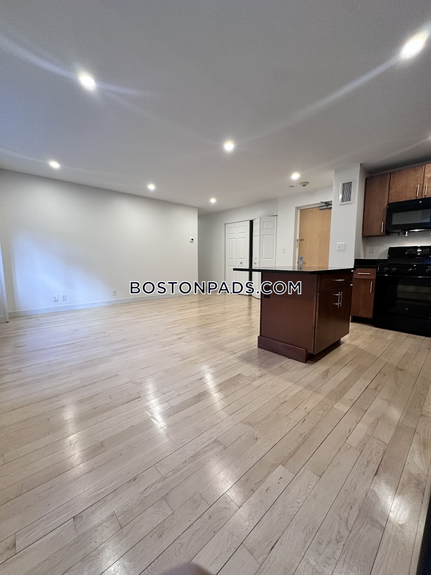 BOSTON - BRIGHTON- WASHINGTON ST./ ALLSTON ST. - 3 Beds, 1 Bath - Image 5