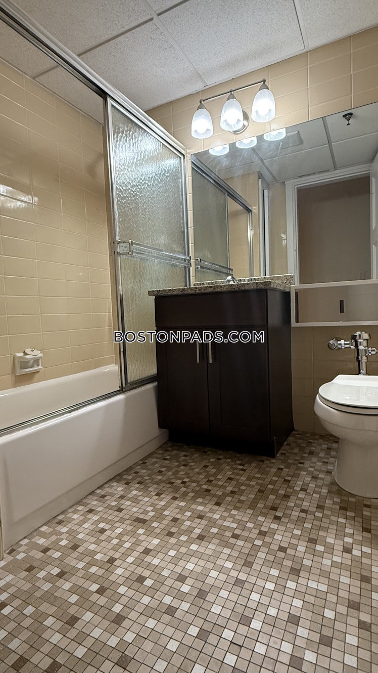 Boylston St., Boston