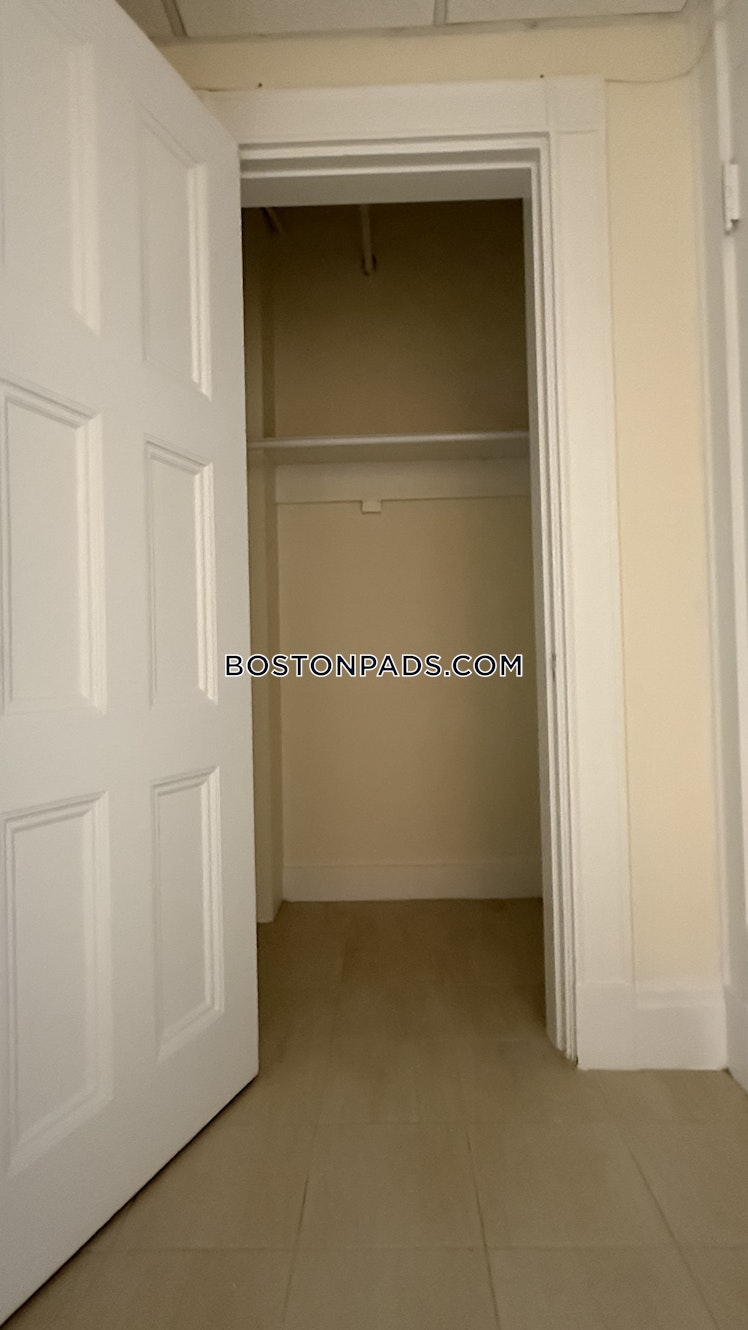 Boylston St., Boston