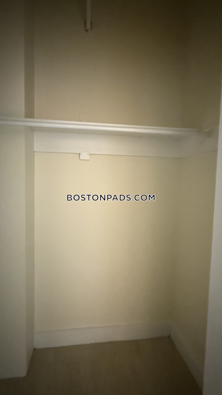 Boylston St., Boston