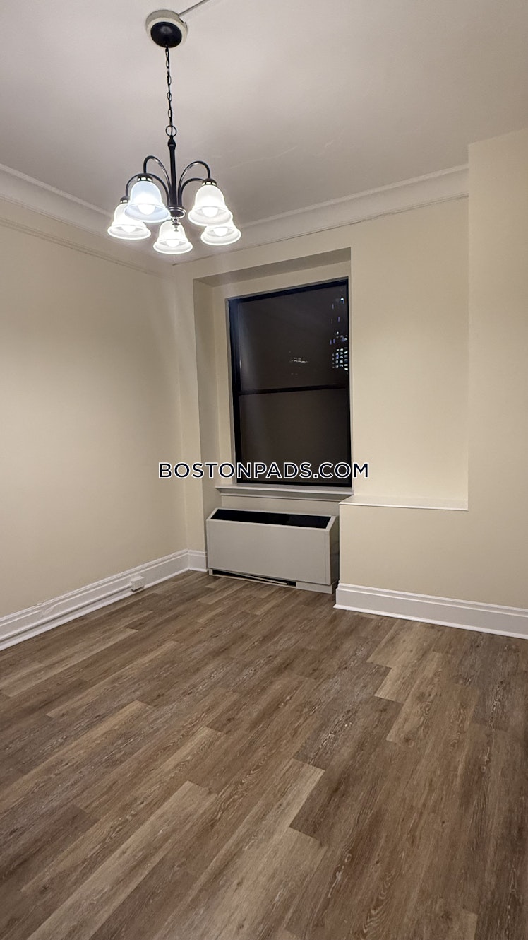 Boylston St., Boston