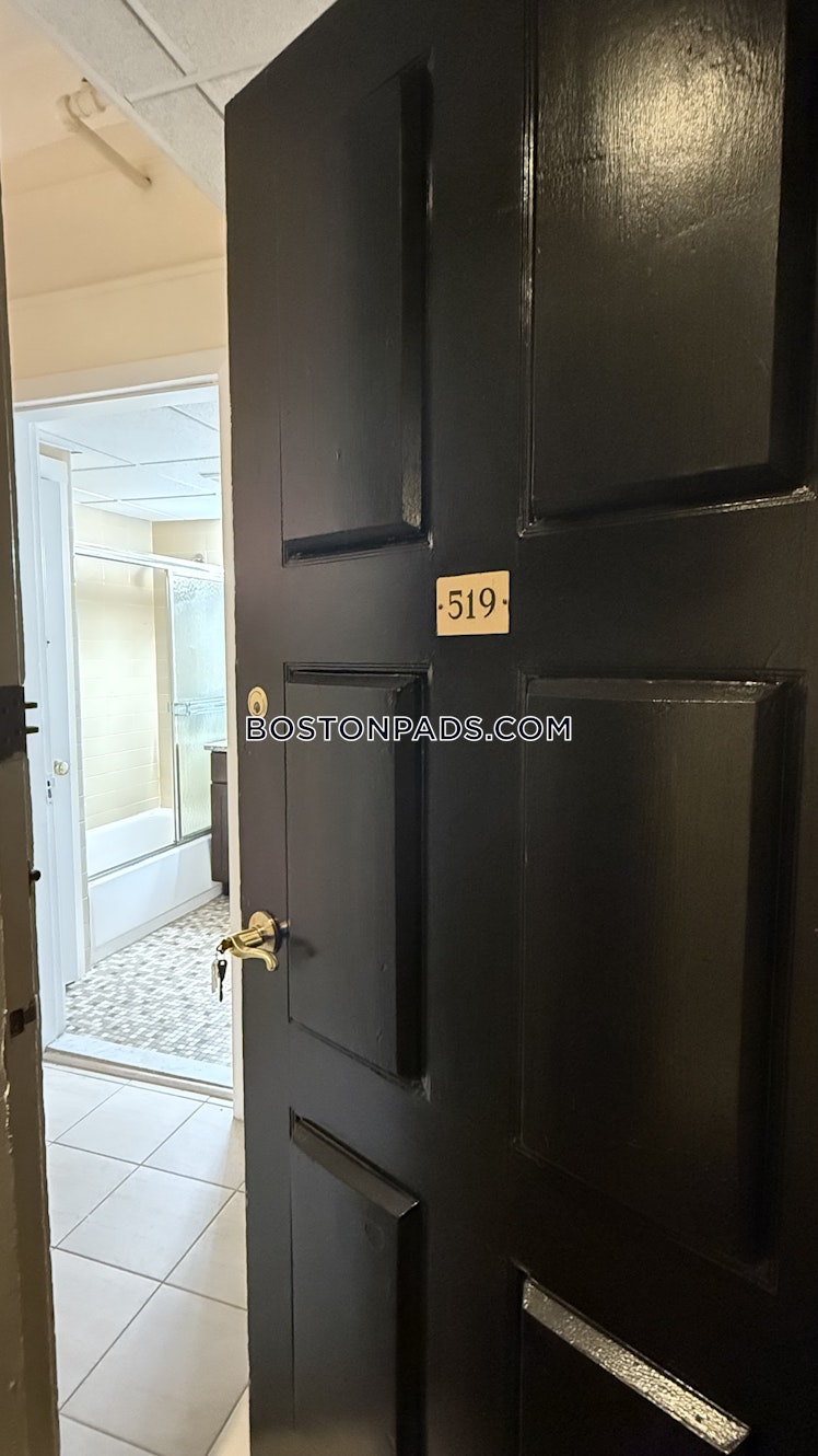 Boylston St., Boston