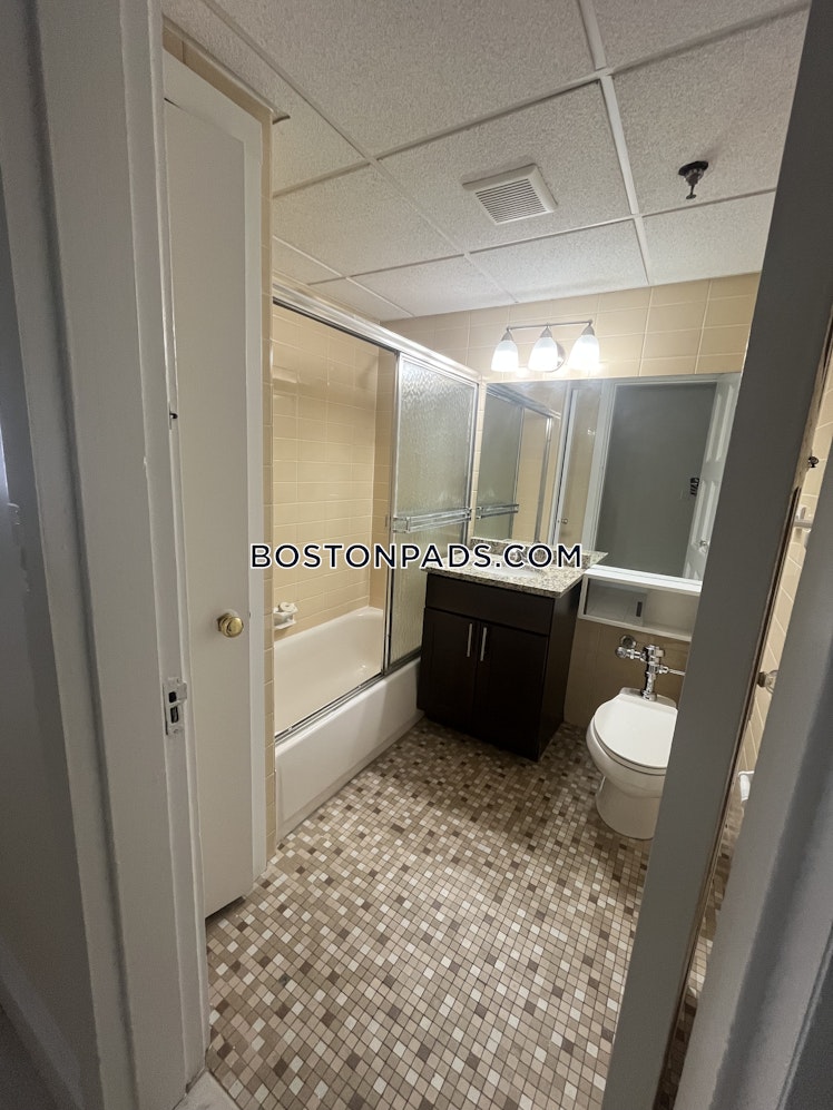 Boylston St., Boston