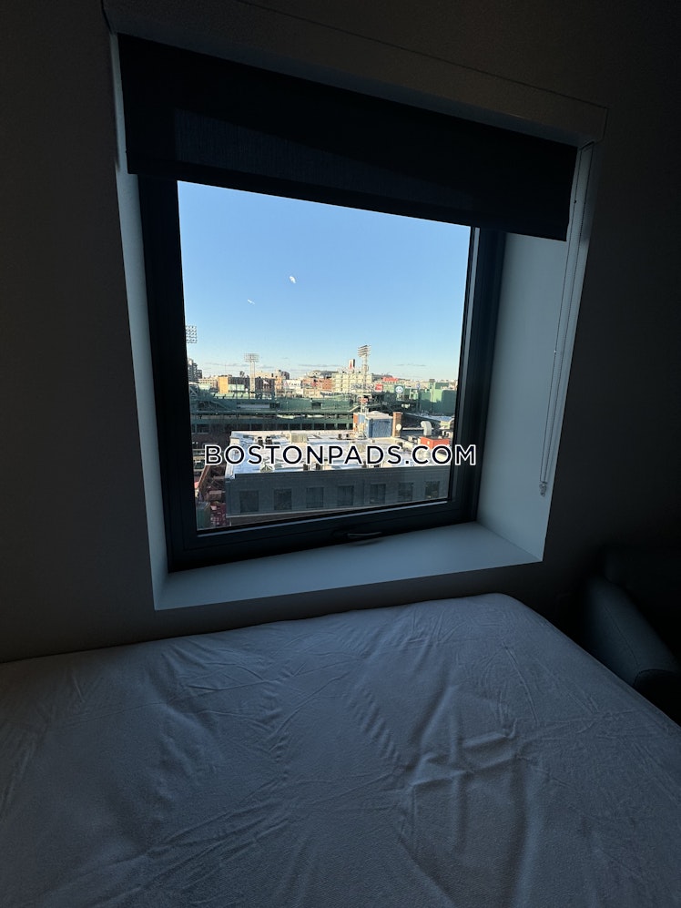 Boylston St., Boston