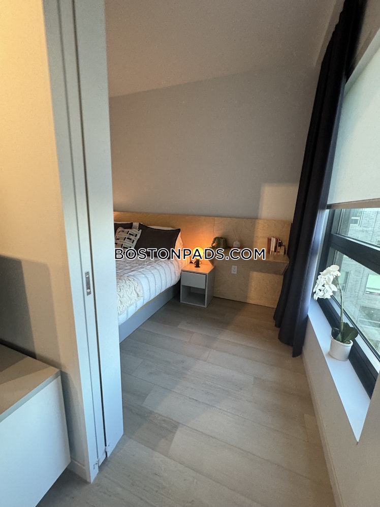 Boylston St., Boston