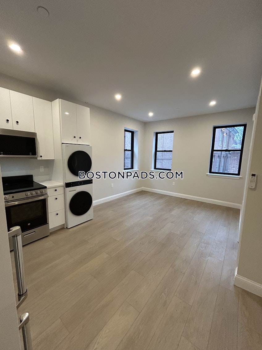 Boston - $3,900+ /month