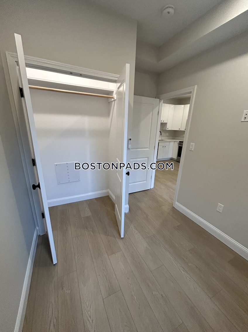 Boston - $3,900+ /month