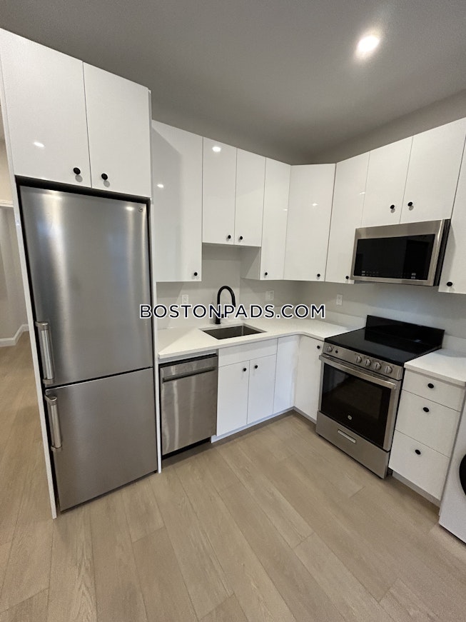 Boston - $3,900+ /mo