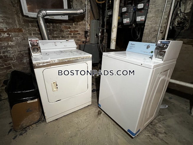 Boston - $3,300+ /mo