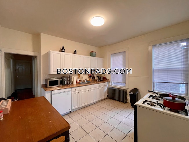 Boston - $4,200+ /mo