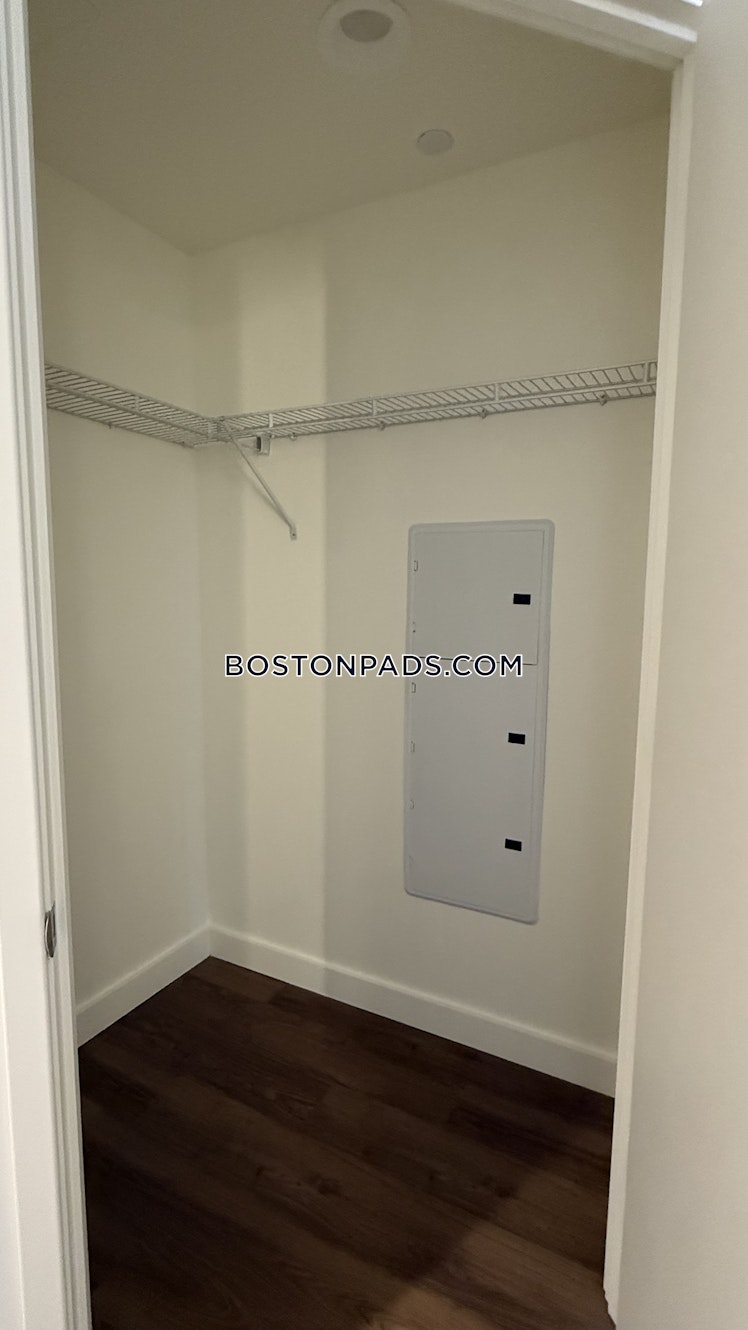 Boylston St., Boston