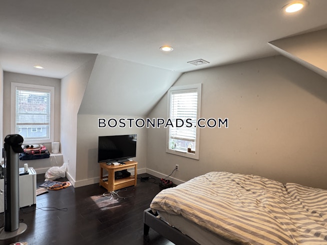 Boston - $8,400+ /mo