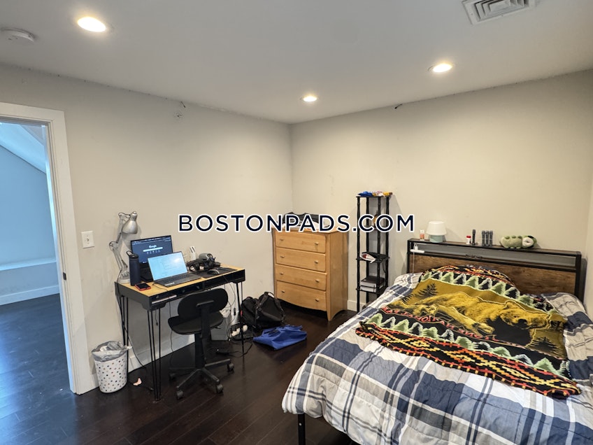 Boston - $8,400+ /month