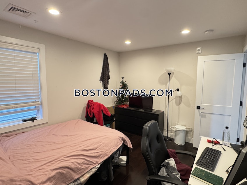 Boston - $8,400+ /month