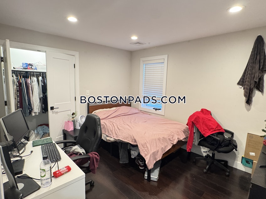 Boston - $8,400+ /month