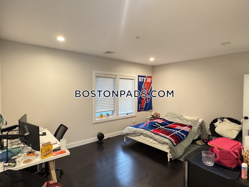 Boston - $8,400+ /month