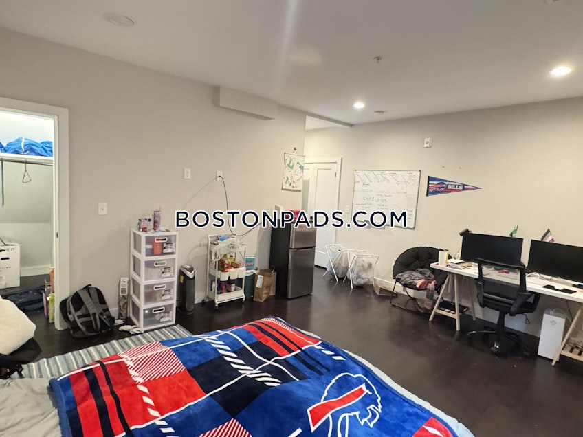 Boston - $8,400+ /month