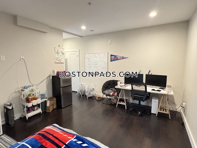 Boston - $8,400+ /mo