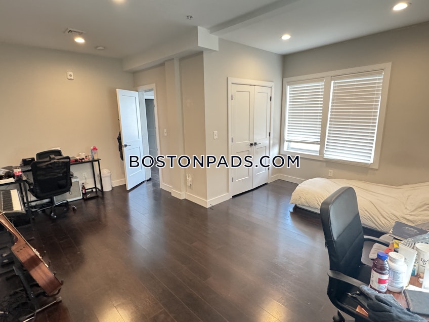 Boston - $8,400+ /month