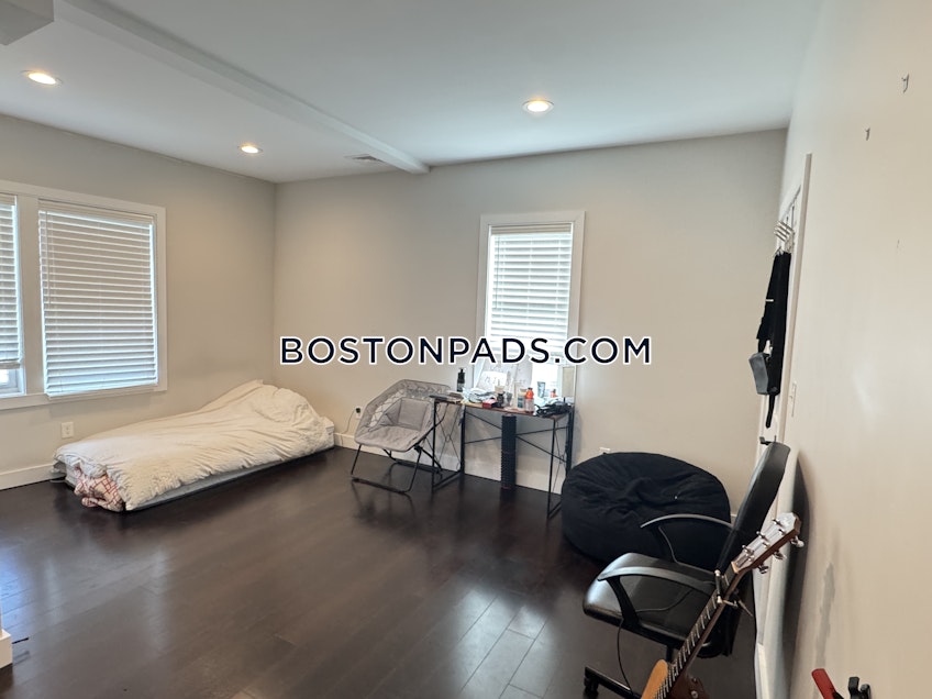 Boston - $8,400+ /month