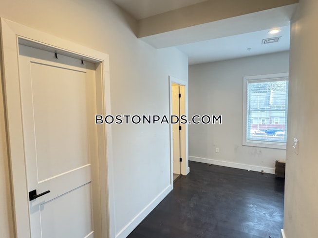 Boston - $8,400+ /mo