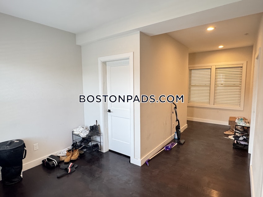 Boston - $8,400+ /month