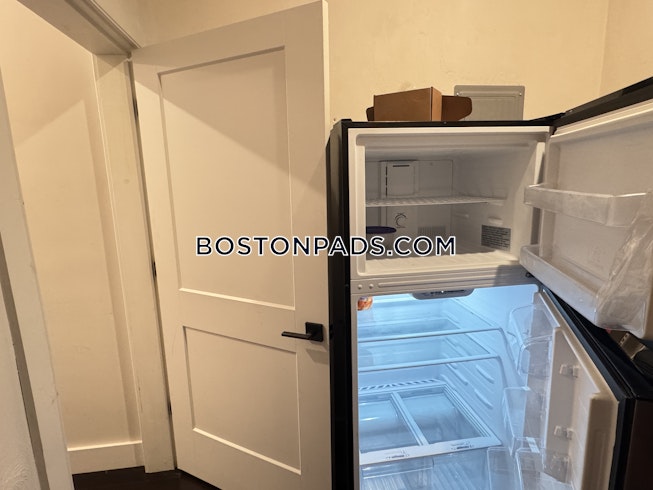 Boston - $8,400+ /mo