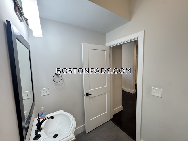 Boston - $8,400+ /mo