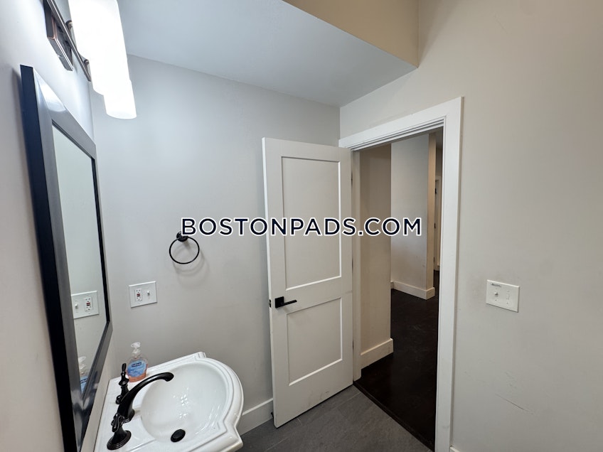 Boston - $8,400+ /month