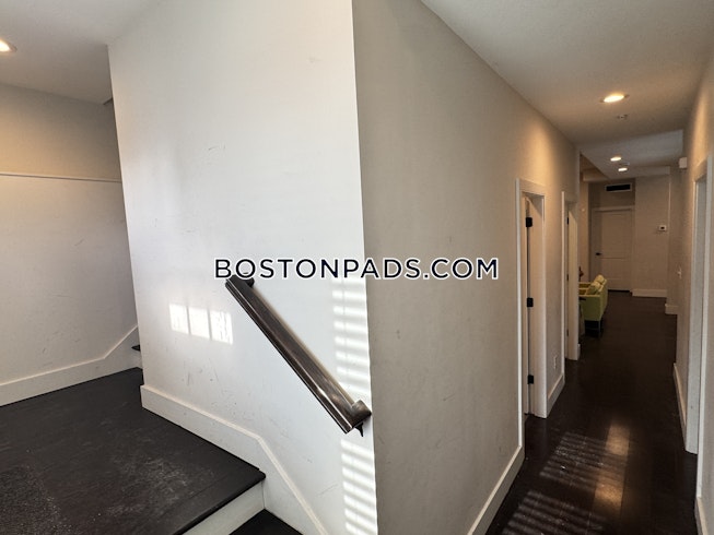 Boston - $8,400+ /mo