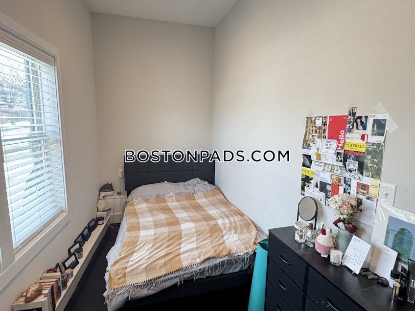 Boston - $8,400+ /month