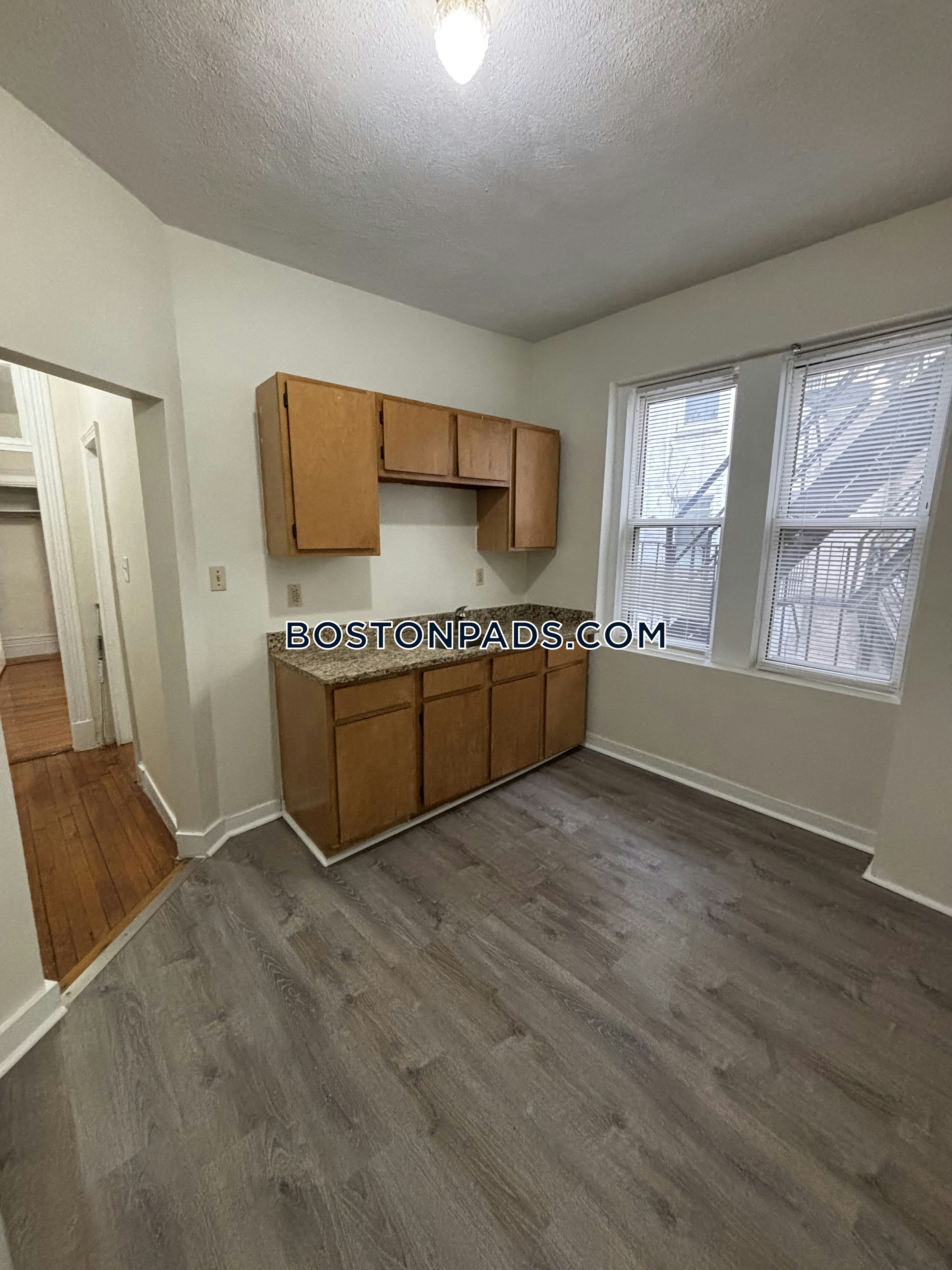 Boston - 1 Beds, 1 Baths