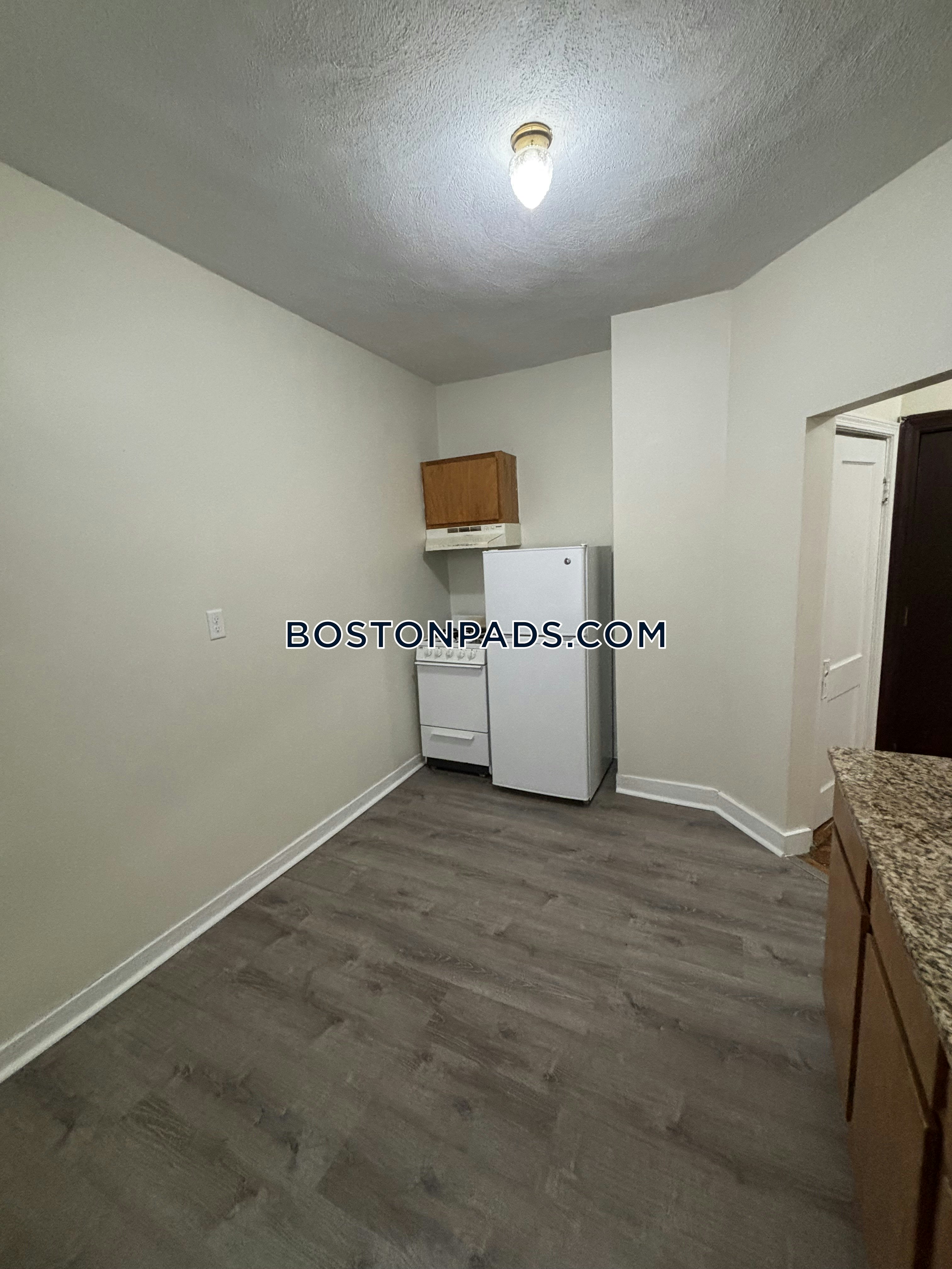 Boston - 1 Beds, 1 Baths