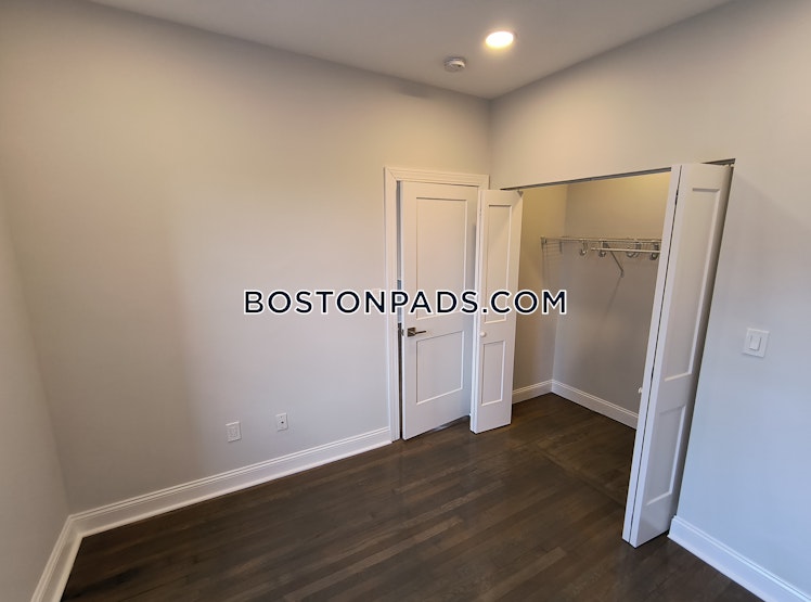 Queensberry St., Boston