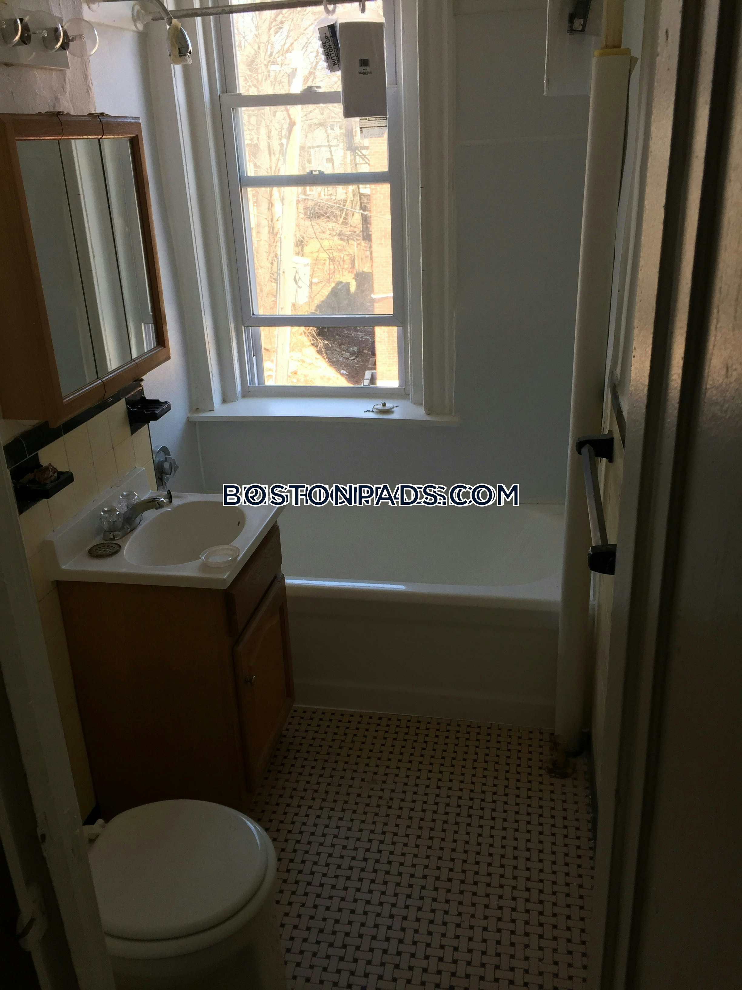 Boston - 1 Beds, 1 Baths