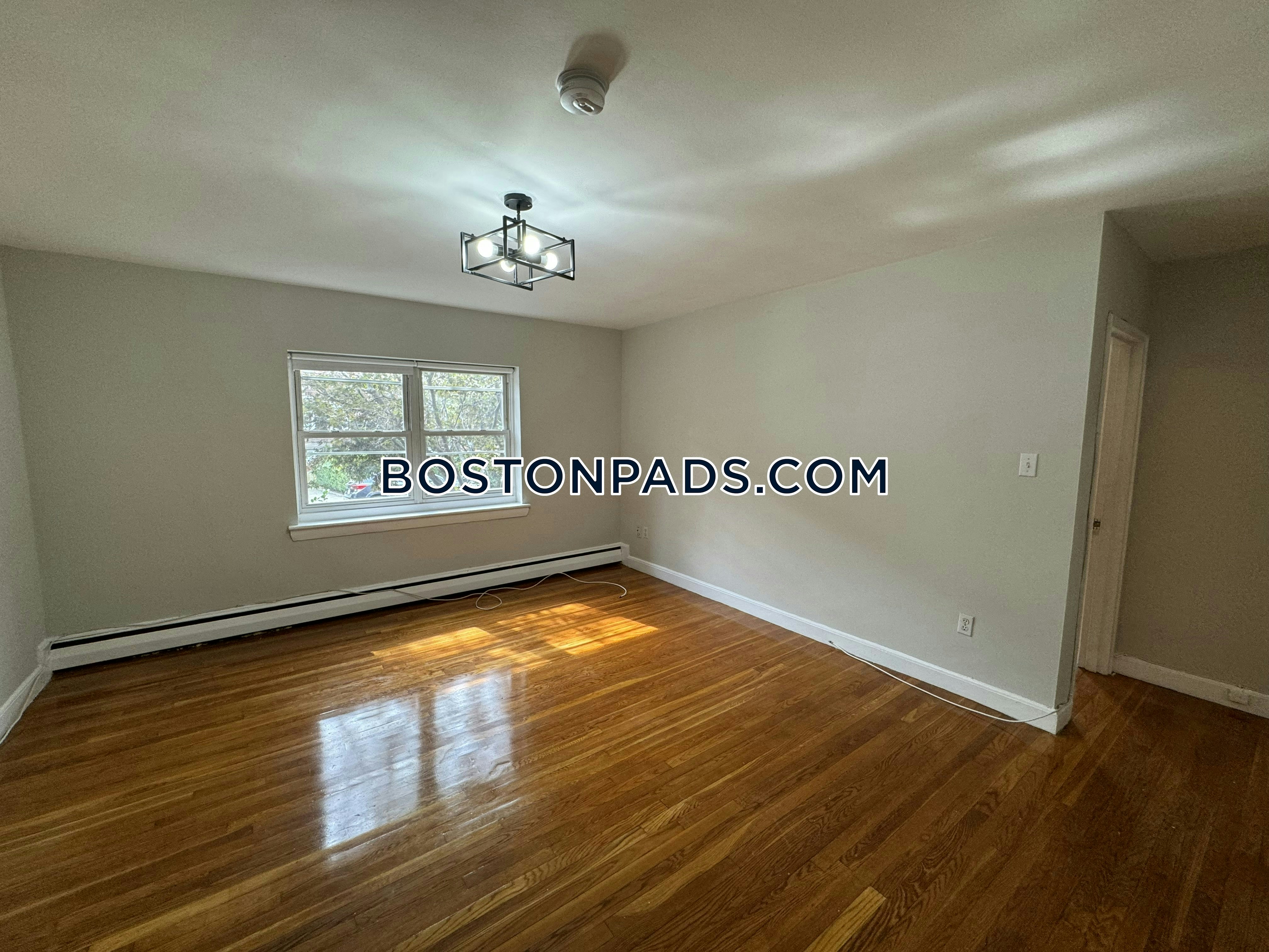 Boston - 1 Beds, 1 Baths