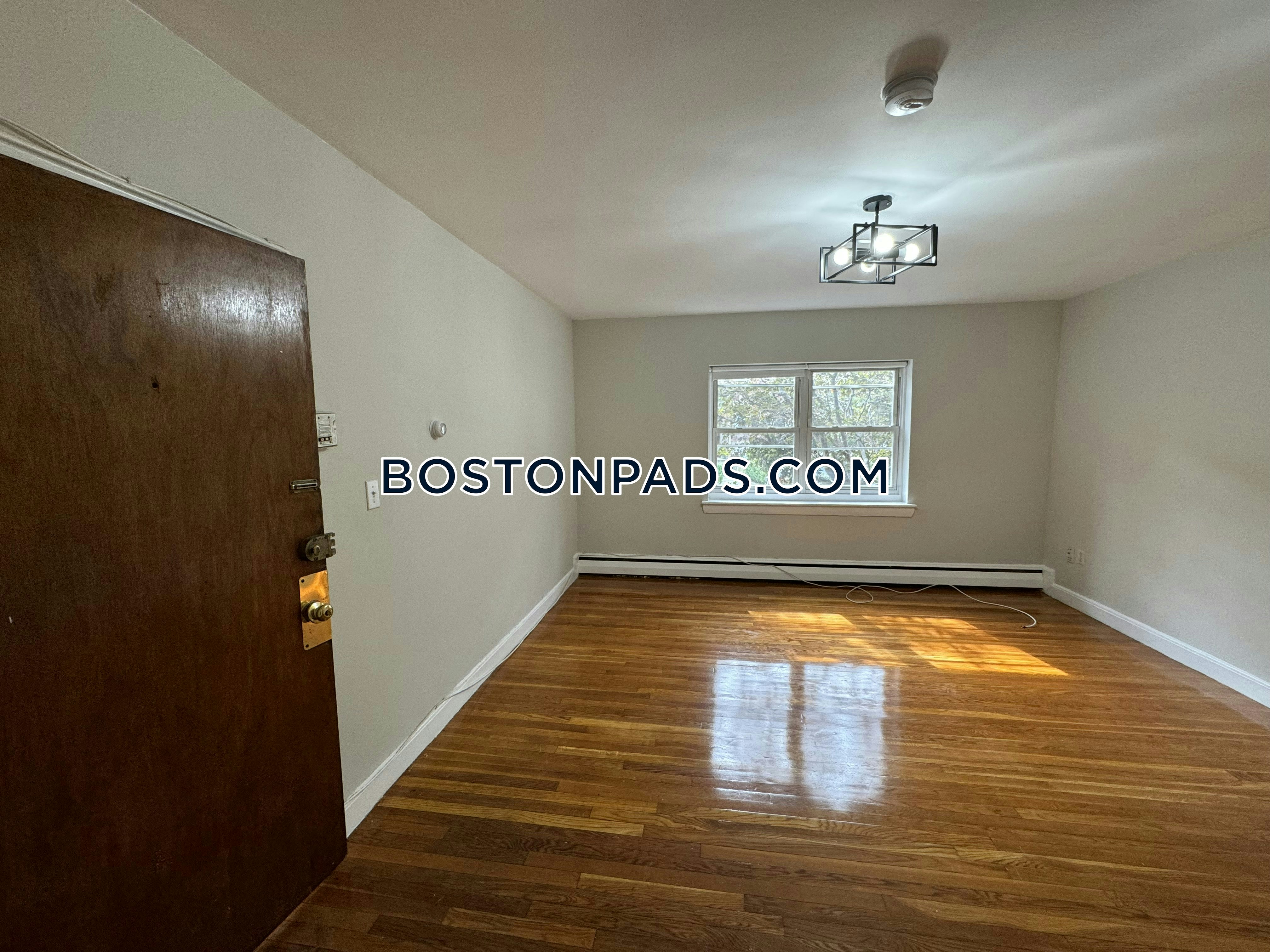 Boston - 1 Beds, 1 Baths