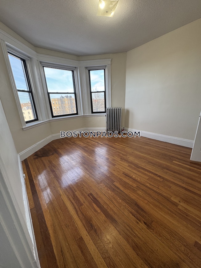 Brookline - $2,400+ /mo