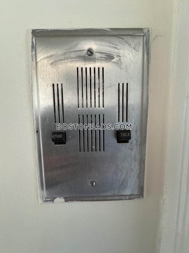 Brookline - $2,400+ /mo