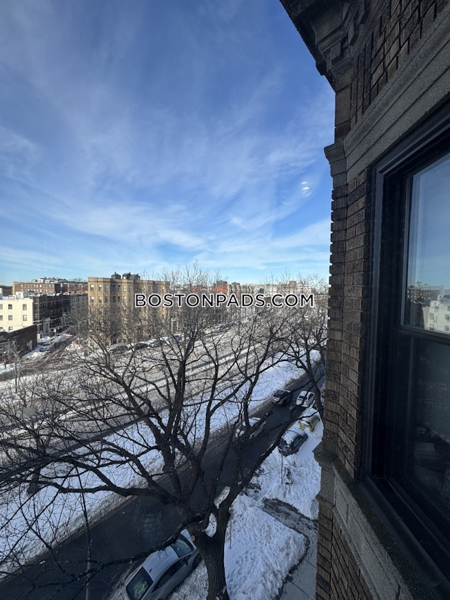 Brookline - $2,400+ /mo