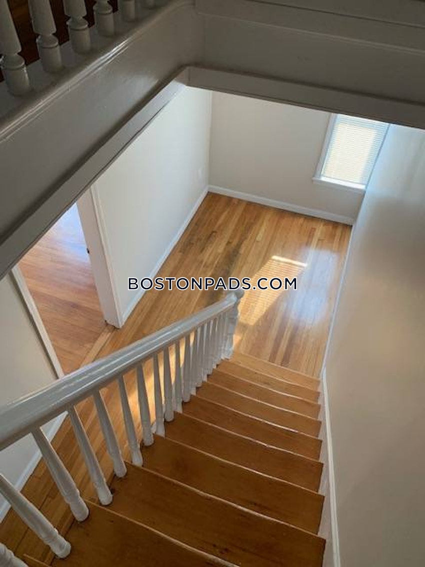 NEWTON - NEWTON CORNER - 5 Beds, 3 Baths - Image 26