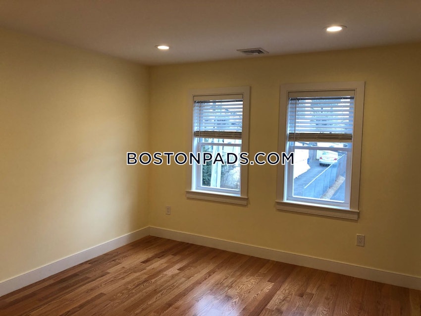 MALDEN - 2 Beds, 2.5 Baths - Image 7