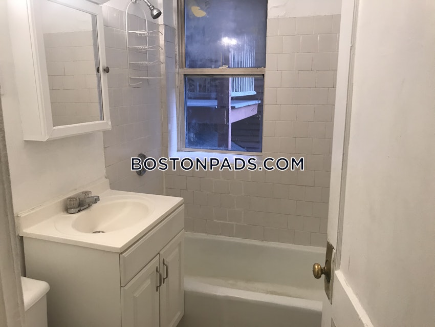 BOSTON - JAMAICA PLAIN - CENTER - 3 Beds, 1 Bath - Image 10