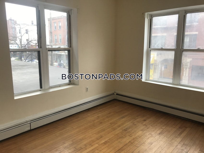 BOSTON - JAMAICA PLAIN - CENTER - 3 Beds, 1 Bath - Image 4