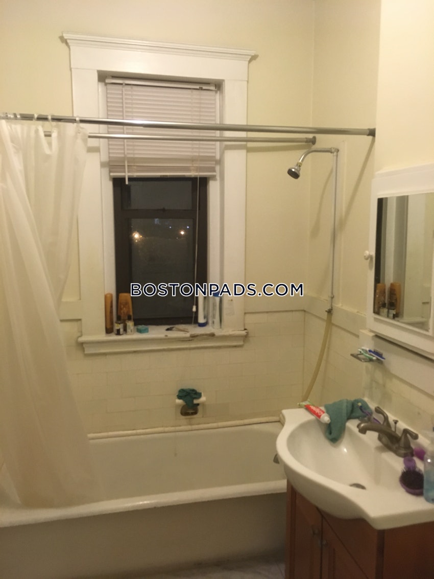 MALDEN - 1 Bed, 1 Bath - Image 13