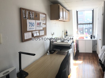 Boston - 0 Beds, 1 Baths