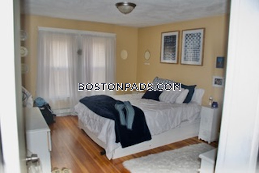 MEDFORD - WELLINGTON - 4 Beds, 2 Baths - Image 13