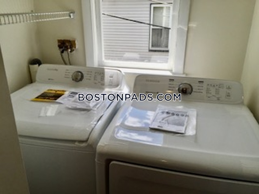 MEDFORD - WELLINGTON - 4 Beds, 2 Baths - Image 17