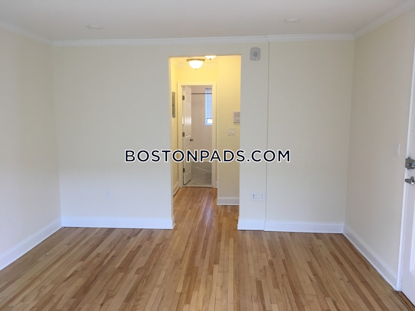 BROOKLINE- COOLIDGE CORNER - 1 Bed, 1 Bath - Image 9