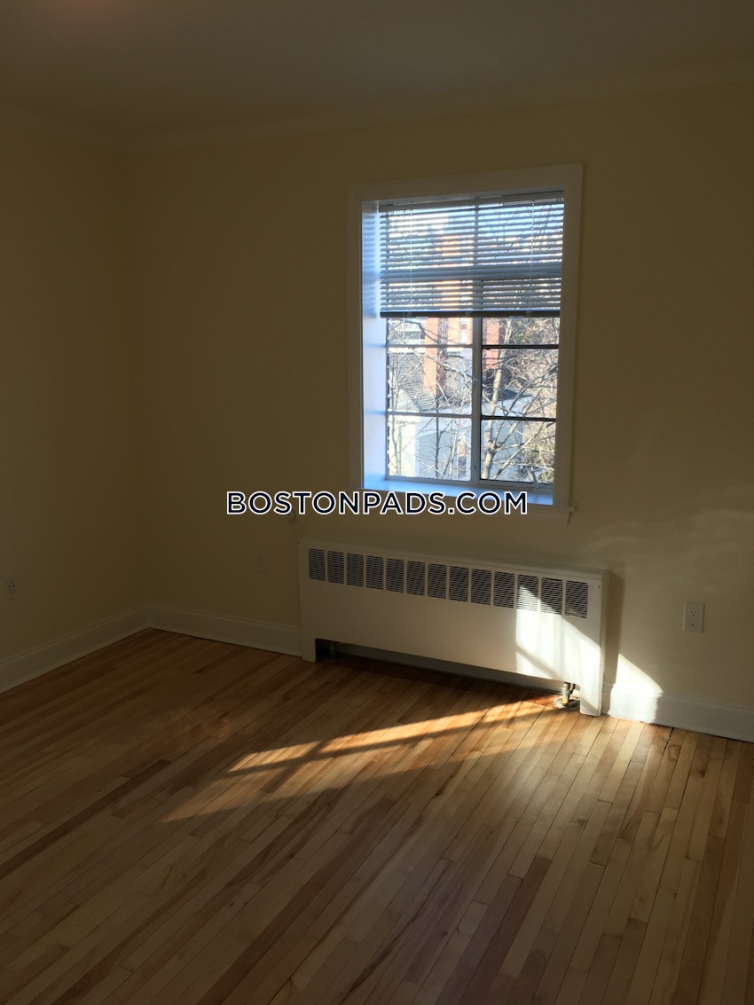 BROOKLINE- COOLIDGE CORNER - 1 Bed, 1 Bath - Image 10